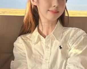 在线聚焦于399su换哪了，眉头紧锁，好像陷入了一场脑洞比赛！