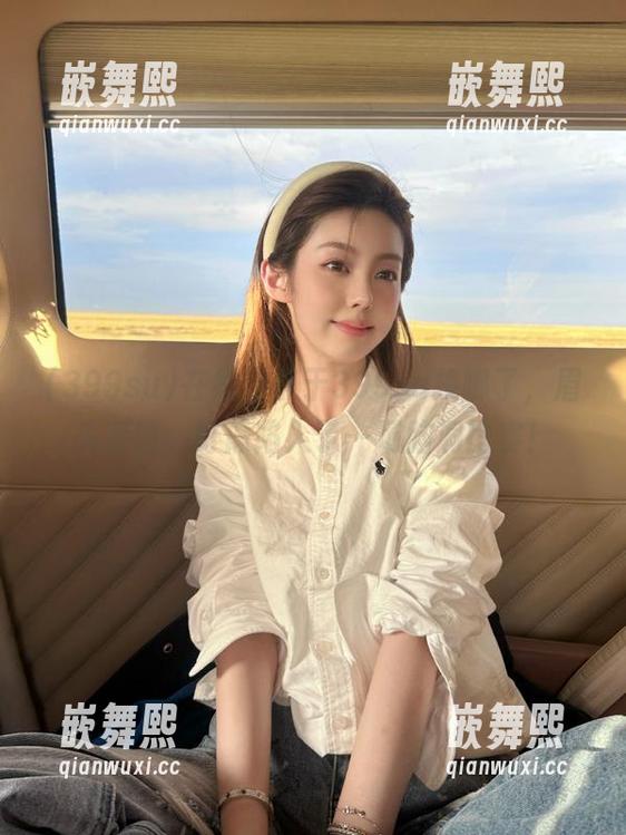 在线聚焦于399su换哪了，眉头紧锁，好像陷入了一场脑洞比赛！
