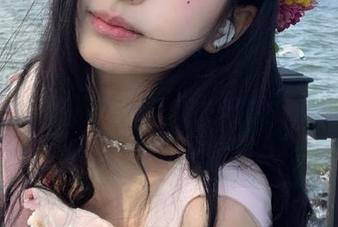 下载“51热门”，今日吃瓜消息懂得让人心慌慌，真是集体“离婚”现场的大家闺秀。