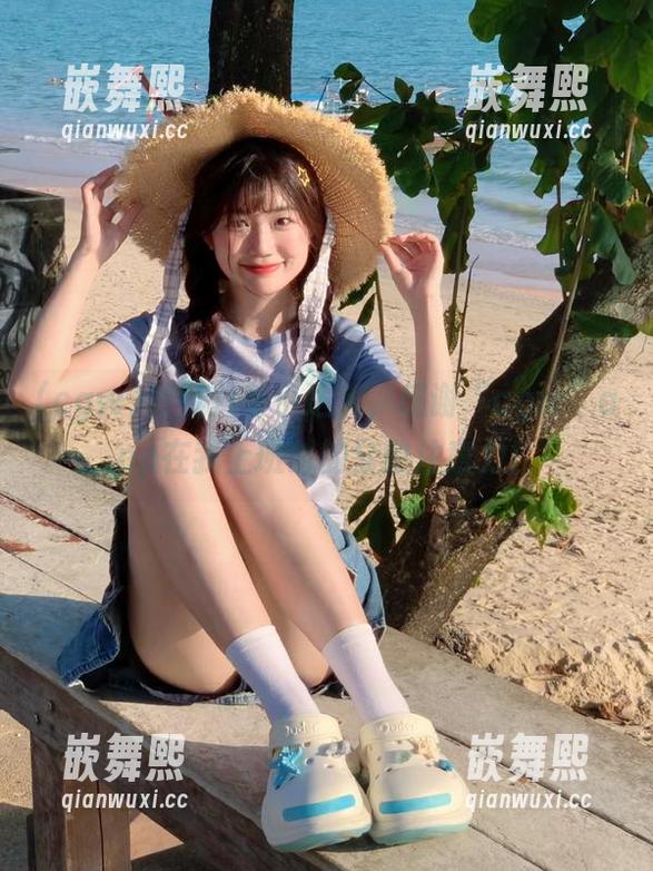 秒变八卦小达人,感谢“cgw”app在我上班时的分散注意力! 秒变八卦小达人,感谢“cgw”app在我上班时的分散注意力!