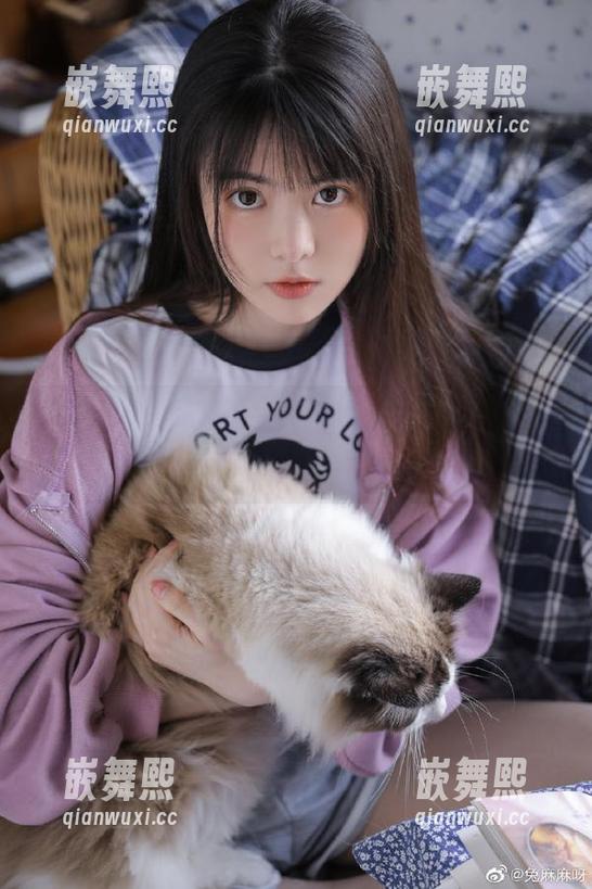 登录www.51cg.fun,感觉时光停住,只有这些八卦陪伴我熬夜。 登录www.51cg.fun,感觉时光停住,只有这些八卦陪伴我熬夜。