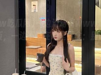 一边滑动着www吃瓜网苹果版，一边不断在心里默念：别让我再上瘾了！