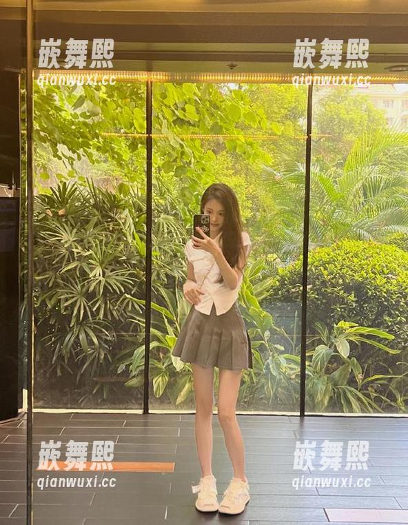 已经刷到www吃瓜网的视频了，根本不想工作！我到底在哪里？