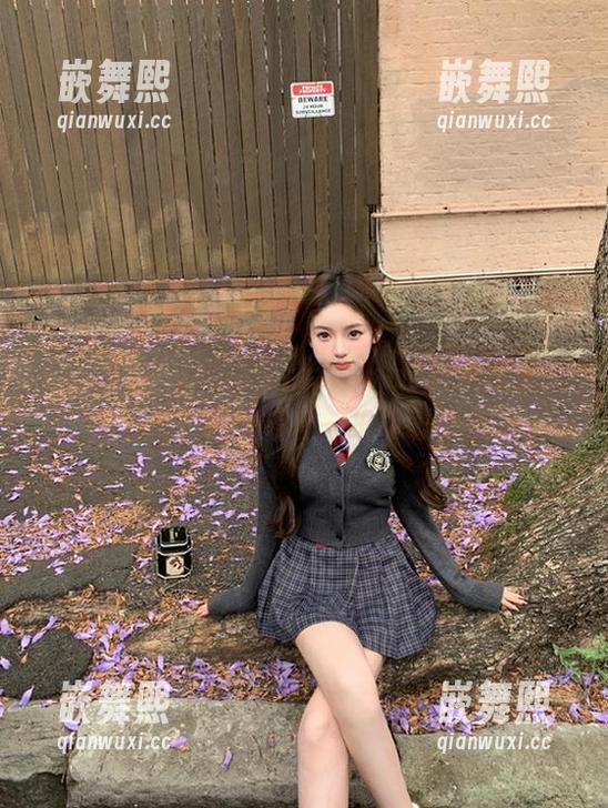 一不小心在zztt88.ccm上观看,脑海里瞬间浮现出一堆胡思乱想… 一不小心在zztt88.ccm上观看,脑海里瞬间浮现出一堆胡思乱想…
