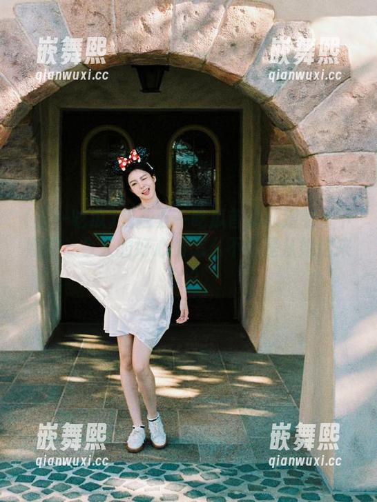我在五一吃瓜首页顺道看了下娜娜,今天的好心情怎么不都是从她这来的? 我在五一吃瓜首页顺道看了下娜娜,今天的好心情怎么不都是从她这来的?