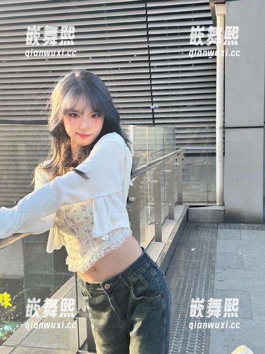 又是一波“五一吃瓜”的精彩分享,今天的瓜就像拼多多的战利品,你永远不知道会捡到啥。 又是一波“五一吃瓜”的精彩分享,今天的瓜就像拼多多的战利品,你永远不知道会捡到啥。