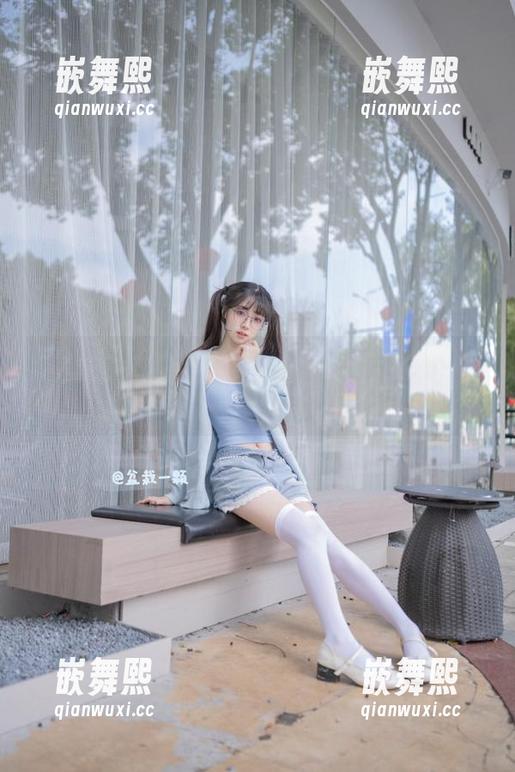 今天的瓜有点甜，五一吃瓜网发布热门吃瓜动态！