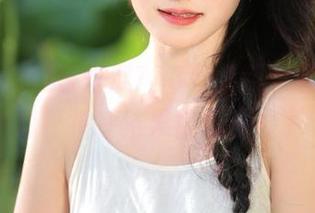 在吃瓜718苹果版，看见老友，刚想打招呼结果被瓜裹住了……