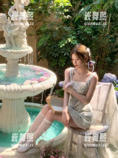 吃瓜不打烊,让我怀疑这瓜的生命周期有多永久,真是百吃不厌啊! 吃瓜不打烊,让我怀疑这瓜的生命周期有多永久,真是百吃不厌啊!