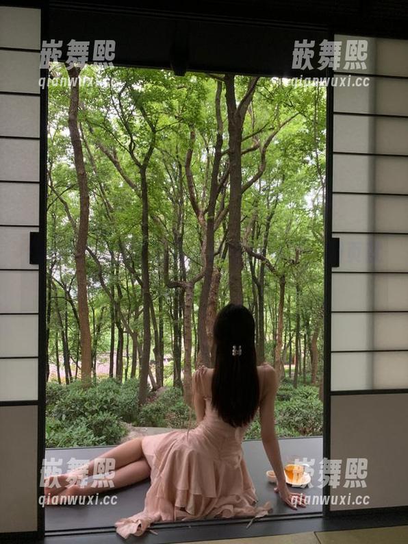 网曝黑料暴露的网页,翻页就能出戏! 网曝黑料暴露的网页,翻页就能出戏!