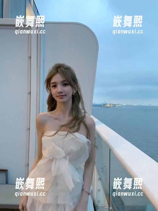 要说这天多了缺的就是瓜,黑料不打烊苹果版已准备好高能! 要说这天多了缺的就是瓜,黑料不打烊苹果版已准备好高能!