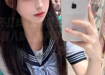 无聊时在黑料不打烊ios版看大家聊八卦，有种聚会的错觉，等下就戳开吧