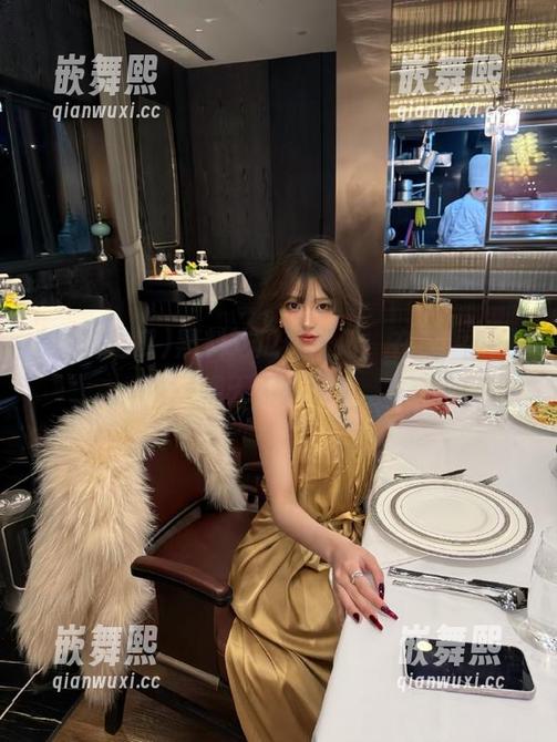 黑料吃瓜传送门，在线嗑瓜子聊天不亦乐乎